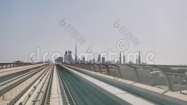 迪拜<strong>地铁</strong>是世界上最长的全自动<strong>地铁</strong>网络，全长75公里